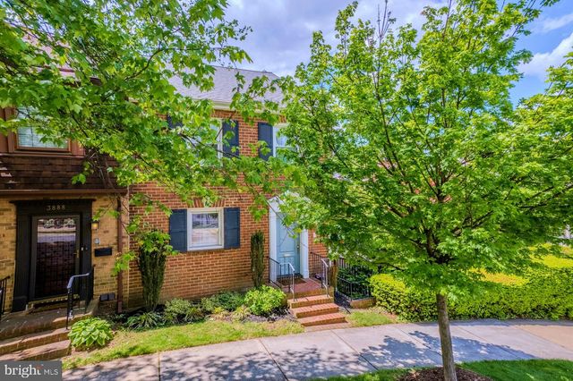 3886 UNIVERSITY DR, Fairfax, VA 22030