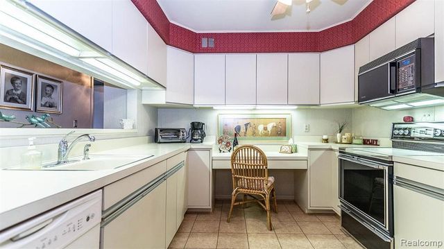 38226 Ann Arbor Trail, Livonia, MI 48150