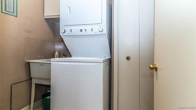 38226 Ann Arbor Trail, Livonia, MI 48150