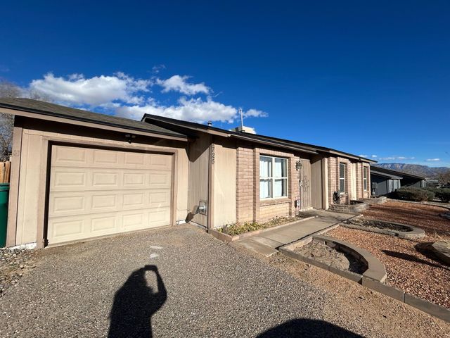 1725 Alpha Road SE, Rio Rancho, NM 87124