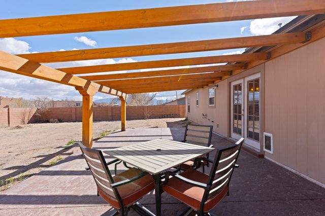 1725 Alpha Road SE, Rio Rancho, NM 87124