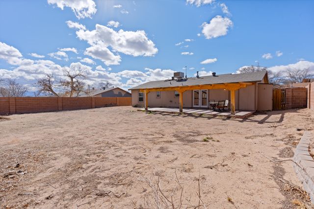 1725 Alpha Road SE, Rio Rancho, NM 87124
