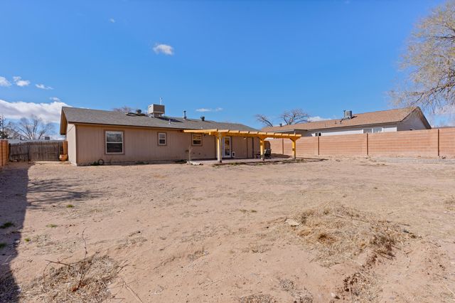 1725 Alpha Road SE, Rio Rancho, NM 87124