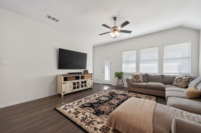 237 Jefferson Lane, Fate, TX 75189