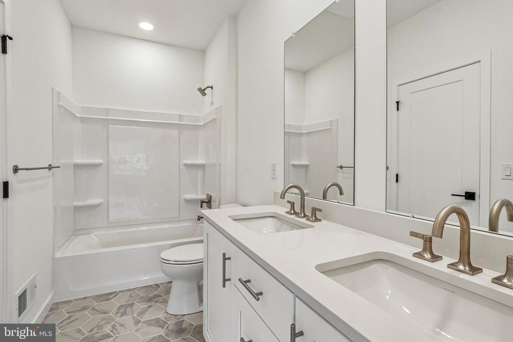 15 OAKWOOD LN #69, SELLERSVILLE, PA 18960 — photo 4