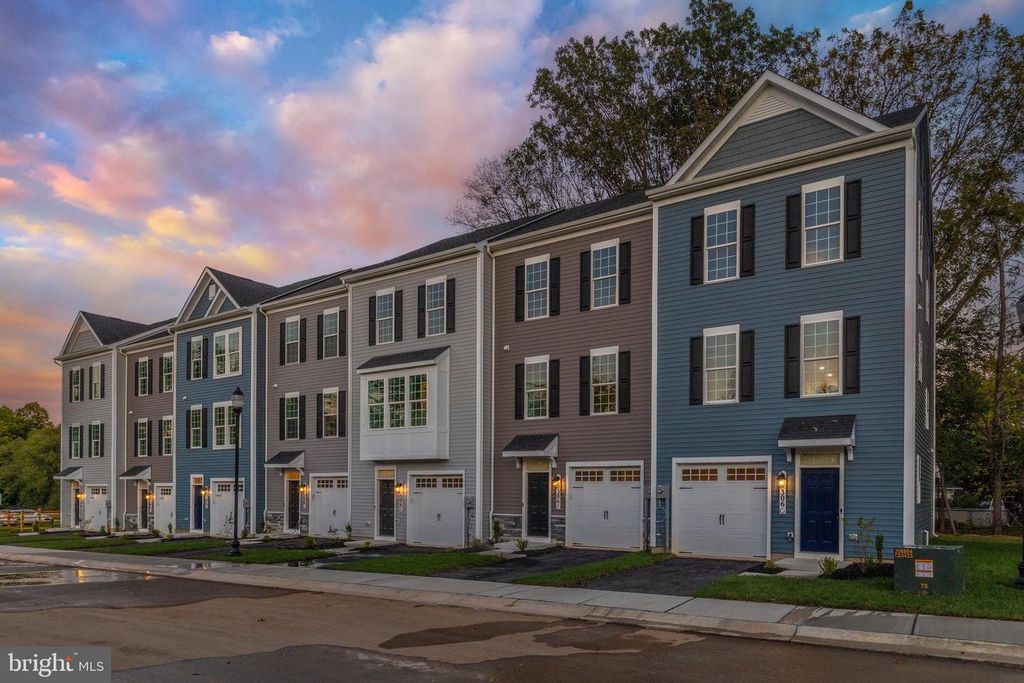 306G BAUGHMANS LN, Frederick, MD 21702