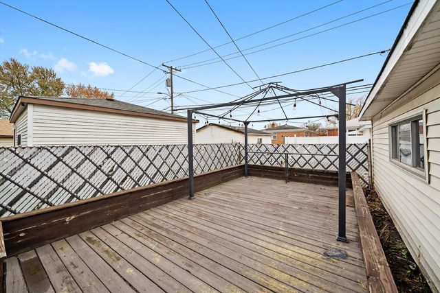 392 Greenbay Avenue, Calumet City, IL 60409