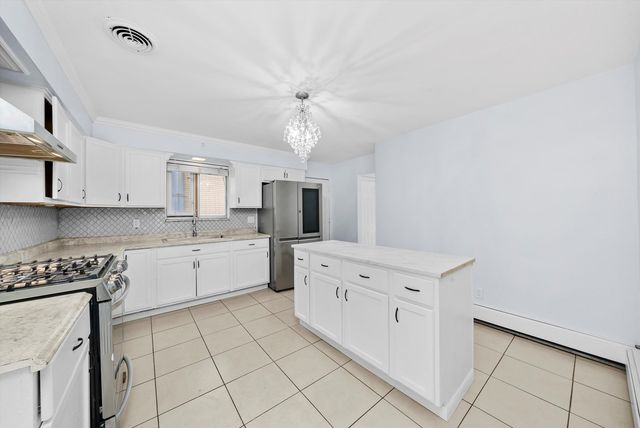 392 Greenbay Avenue, Calumet City, IL 60409