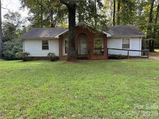 523 Culloden Court, Charlotte, NC 28214