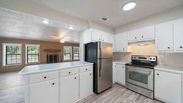 1320 Johnson Lane, Kemp, TX 75143