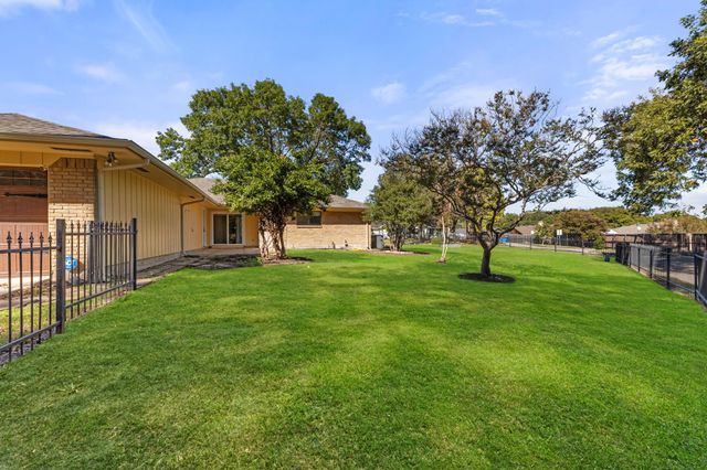 208 Ashe Bend Drive, Rowlett, TX 75087