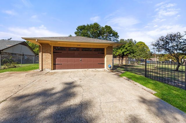 208 Ashe Bend Drive, Rowlett, TX 75087