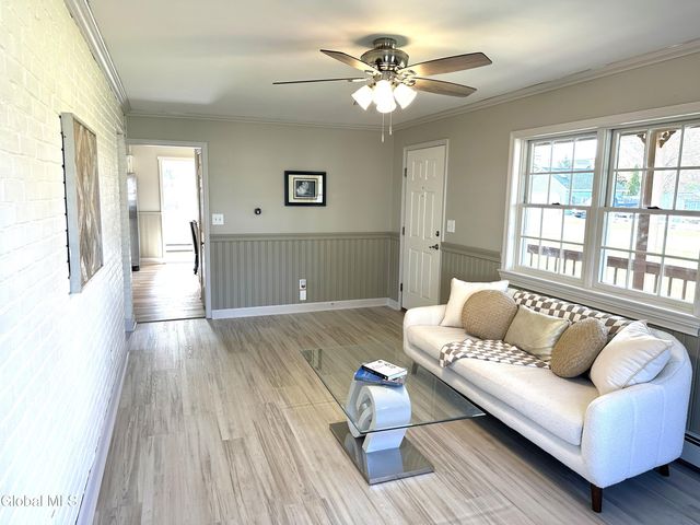 1825 Greenpoint Avenue, Rotterdam, NY 12303