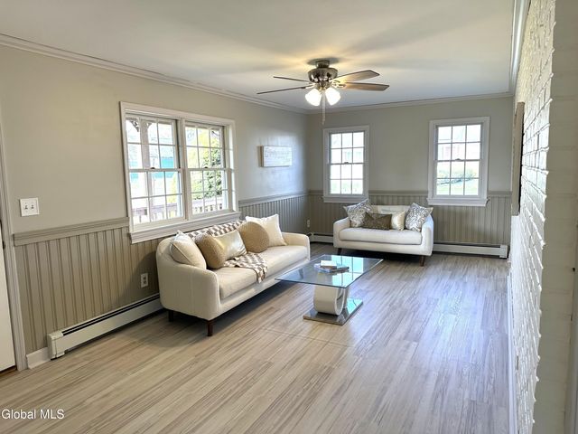 1825 Greenpoint Avenue, Rotterdam, NY 12303