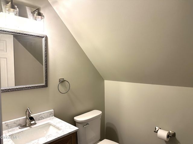 1825 Greenpoint Avenue, Rotterdam, NY 12303