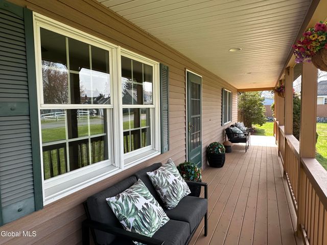 1825 Greenpoint Avenue, Rotterdam, NY 12303