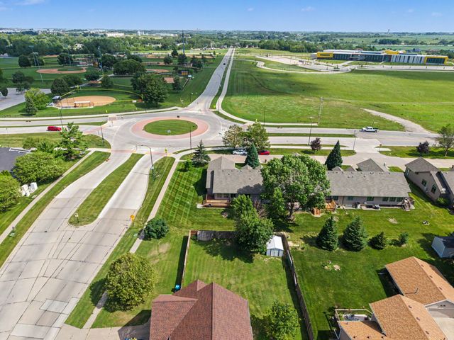 1012 8th Street SE, Altoona, IA 50009