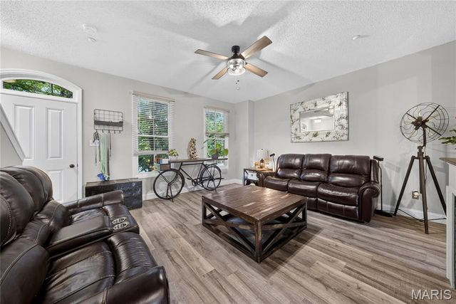 3318 Shutten Way, St Charles, MO 63301