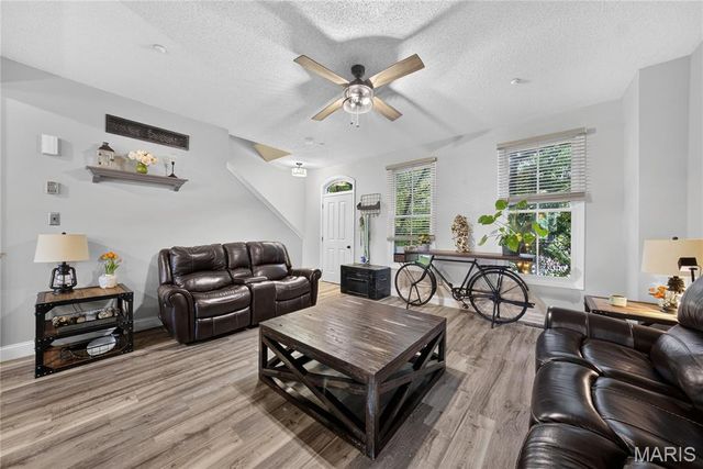 3318 Shutten Way, St Charles, MO 63301
