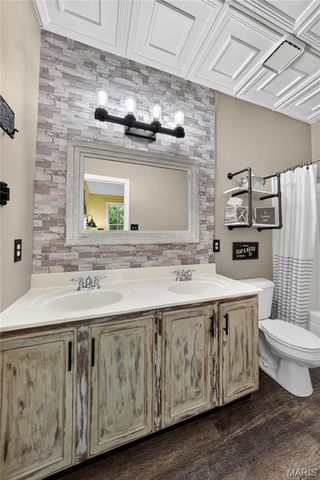 3318 Shutten Way, St Charles, MO 63301