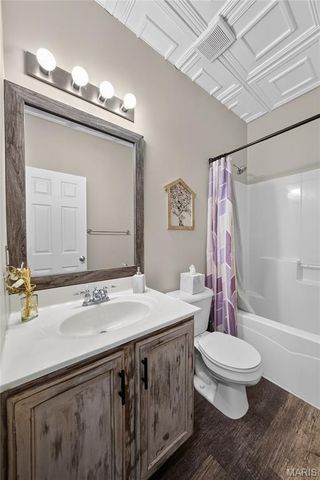 3318 Shutten Way, St Charles, MO 63301