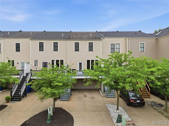 3318 Shutten Way, St Charles, MO 63301