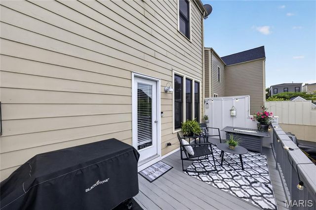 3318 Shutten Way, St Charles, MO 63301