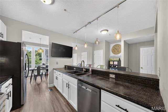 3318 Shutten Way, St Charles, MO 63301