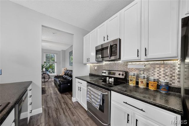 3318 Shutten Way, St Charles, MO 63301