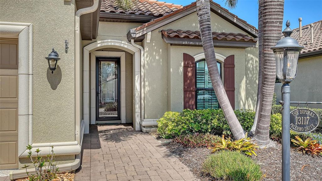 Image 2 of property listing at 13117 PALERMO DRIVE, Bradenton, FL 34211