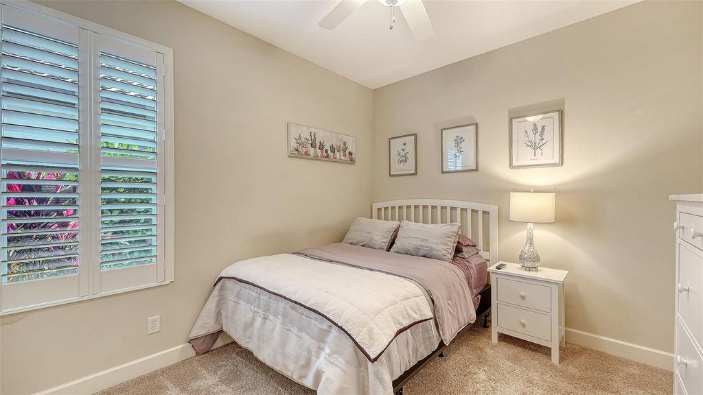 Image 17 of property listing at 13117 PALERMO DRIVE, Bradenton, FL 34211