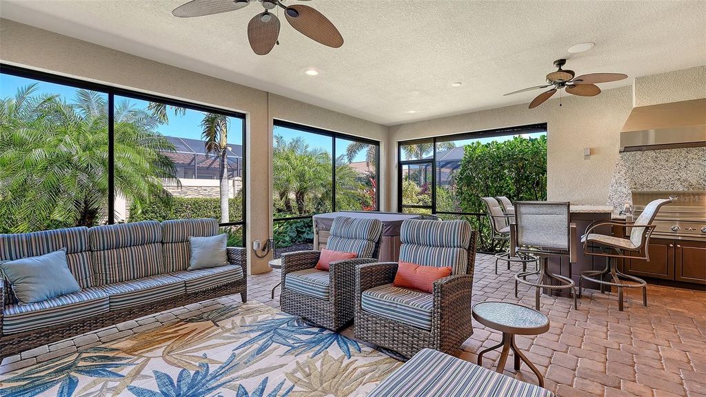 Image 21 of property listing at 13117 PALERMO DRIVE, Bradenton, FL 34211