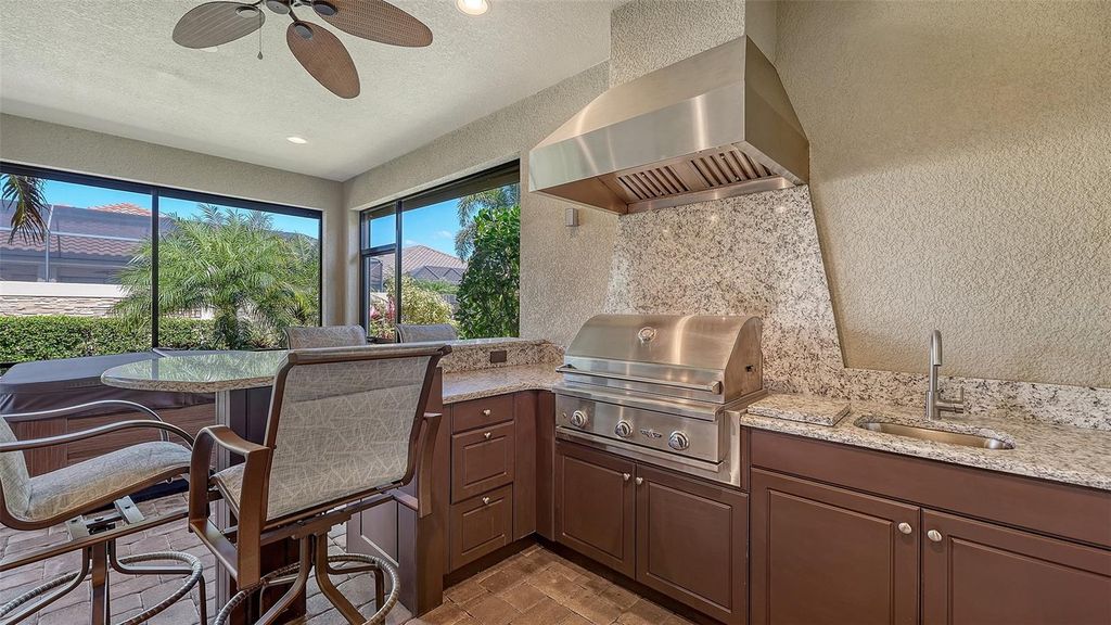 Image 23 of property listing at 13117 PALERMO DRIVE, Bradenton, FL 34211