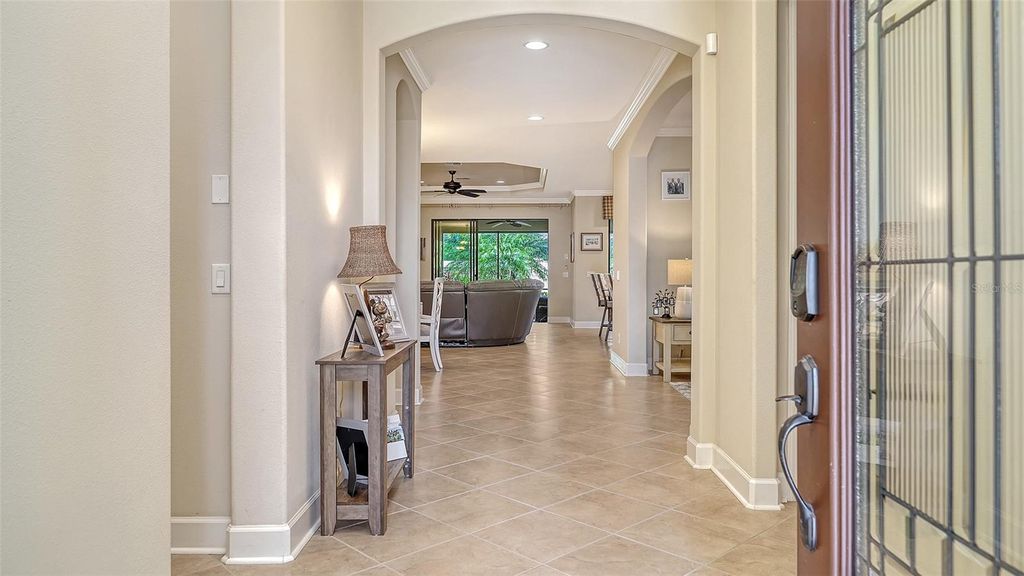 Image 4 of property listing at 13117 PALERMO DRIVE, Bradenton, FL 34211