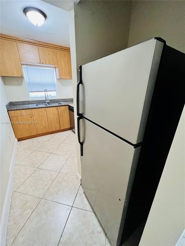 950 Bay Dr 6, Miami Beach, FL 33141