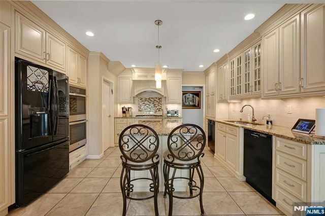 1334 Pennington Road, Teaneck, NJ 07666