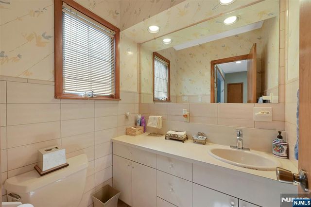 1334 Pennington Road, Teaneck, NJ 07666