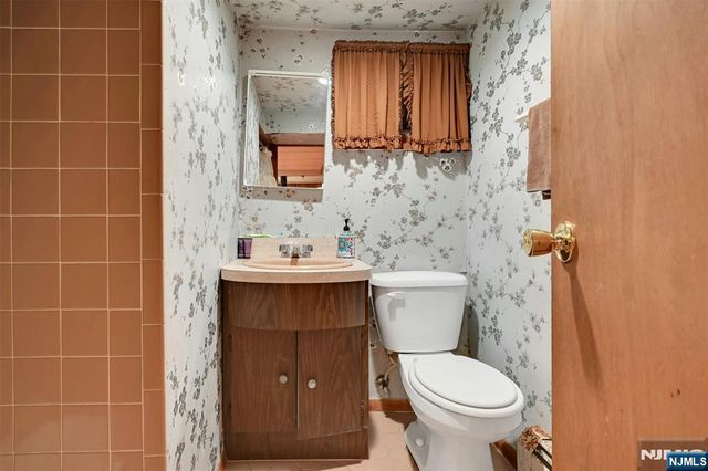 1334 Pennington Road, Teaneck, NJ 07666