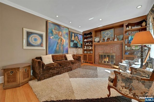 1334 Pennington Road, Teaneck, NJ 07666