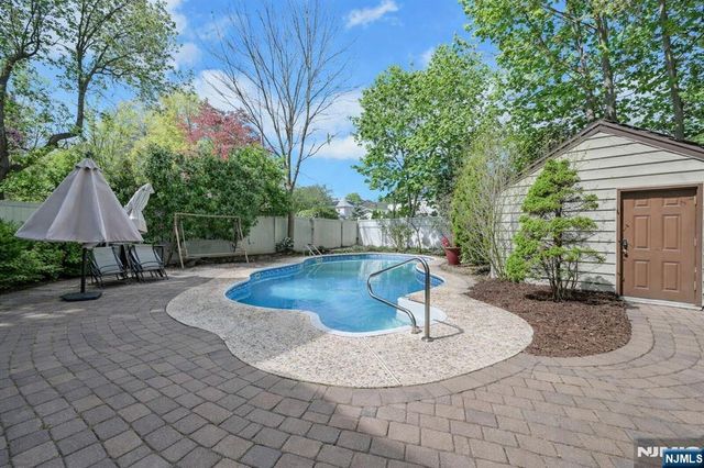 1334 Pennington Road, Teaneck, NJ 07666