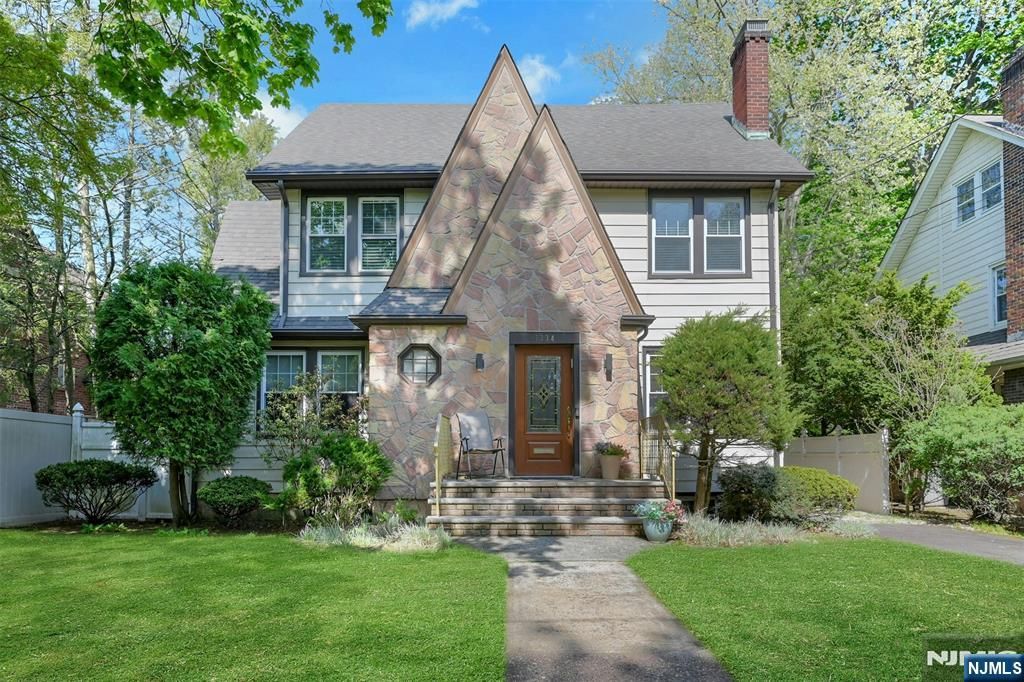 1334 Pennington Road, Teaneck, NJ 07666