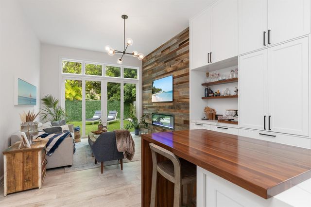 24 Grand Bay Estates Circle, Key Biscayne, FL 33149