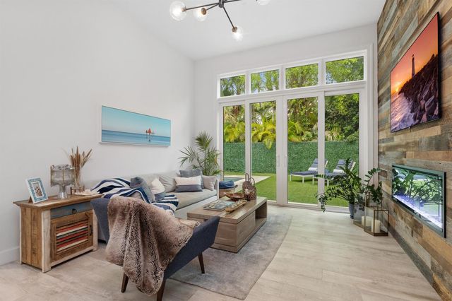24 Grand Bay Estates Circle, Key Biscayne, FL 33149