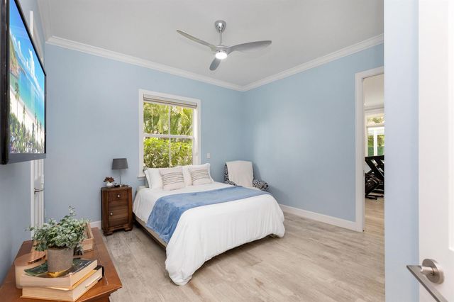 24 Grand Bay Estates Circle, Key Biscayne, FL 33149