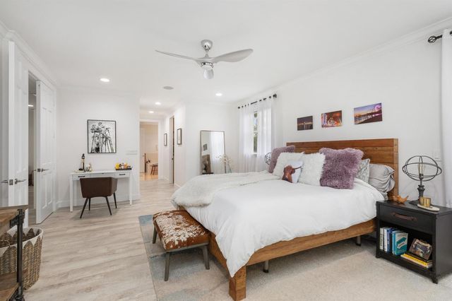24 Grand Bay Estates Circle, Key Biscayne, FL 33149