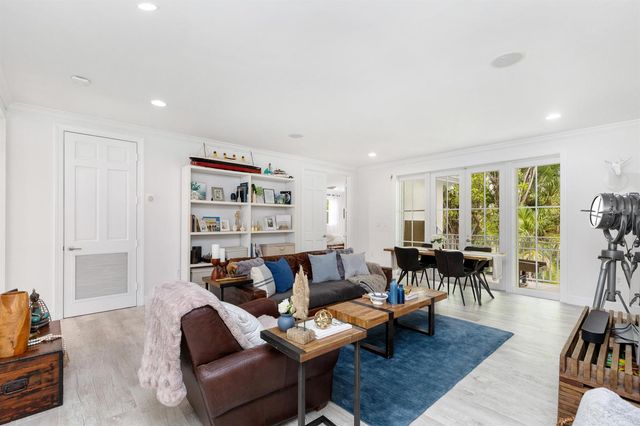 24 Grand Bay Estates Circle, Key Biscayne, FL 33149