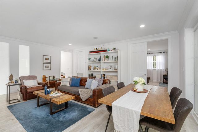 24 Grand Bay Estates Circle, Key Biscayne, FL 33149