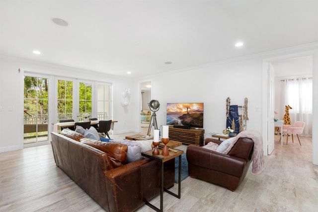 24 Grand Bay Estates Circle, Key Biscayne, FL 33149