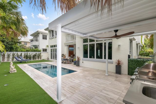 24 Grand Bay Estates Circle, Key Biscayne, FL 33149