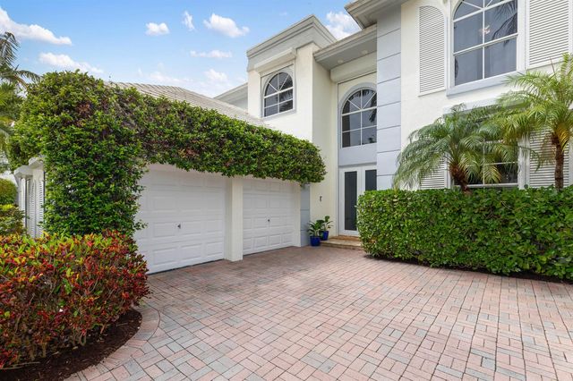 24 Grand Bay Estates Circle, Key Biscayne, FL 33149